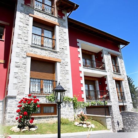 Apartamentos Rurales La Vina Cangas de Onís Exterior foto